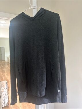 Vuori Men's Dark Charcoal Hooded Pullover